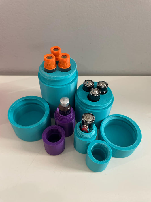 Novarapid insulin vials and Ypsopump 1.6ml reservoirs and battery travel holders